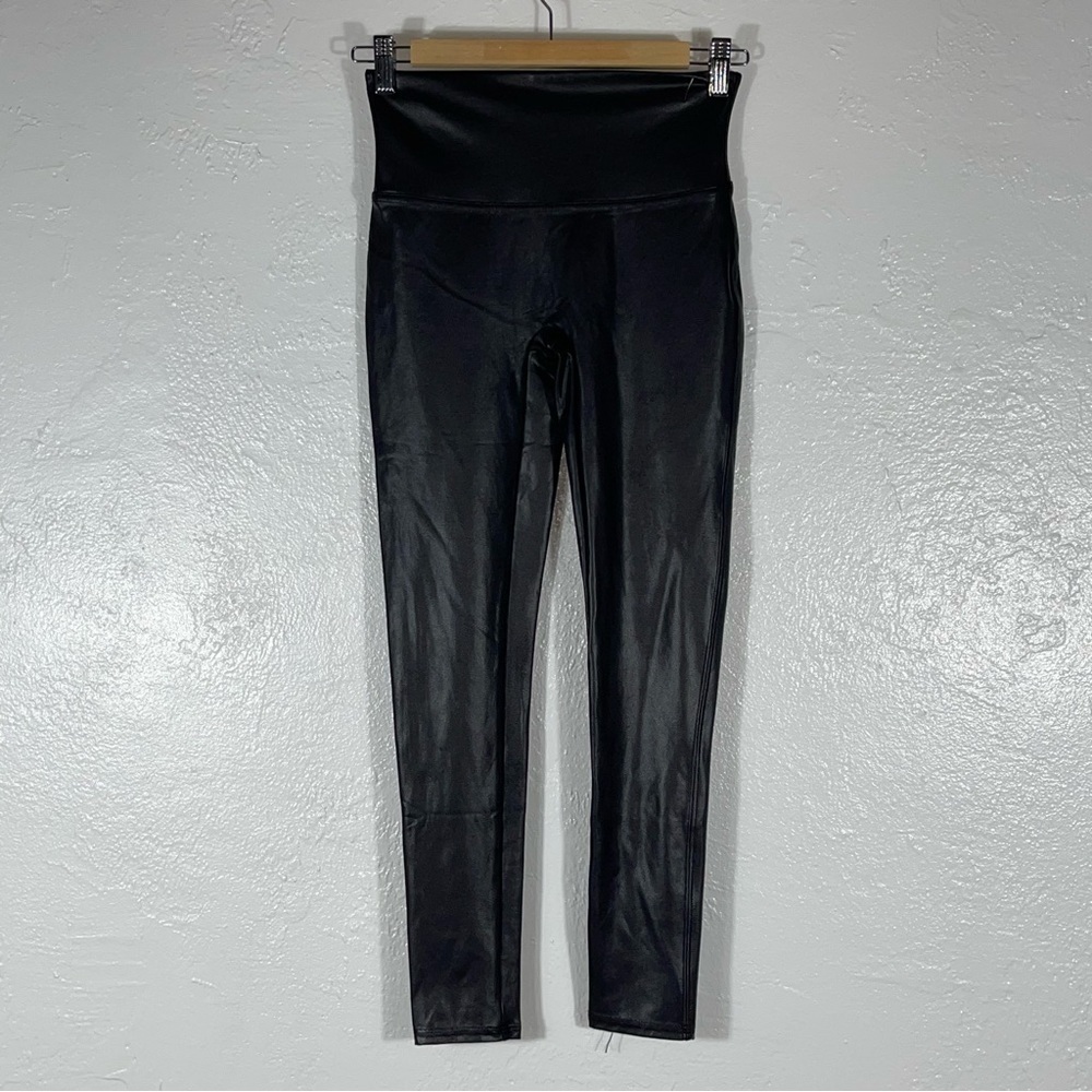 SPANX FAUX LEATHER LEGGINGS (2437Q) BLACK SIZE - M PETITE